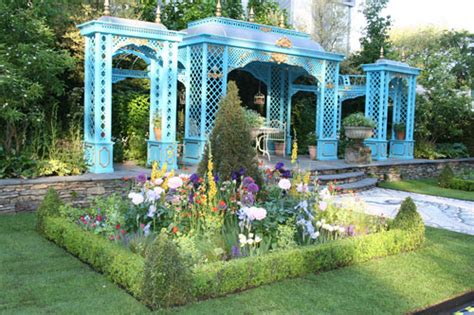 Gravel was often used in victorian garden paths because its fine texture recedes visually and allows the hedges and plantings to take center stage. Victorian garden design ideas - the new technology of ...
