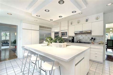 White Kitchen Granite Countertops Ideas 57fb72df5f9b586c35852812 