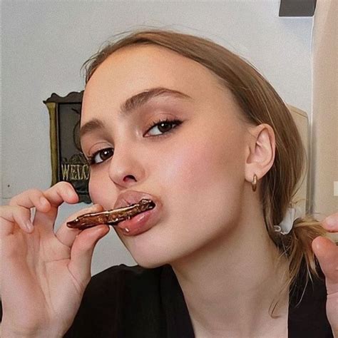 Pin By Taylor Wass On 90s Style Lily Rose Melody Depp Lily Rose Depp Lily Rose Depp Style
