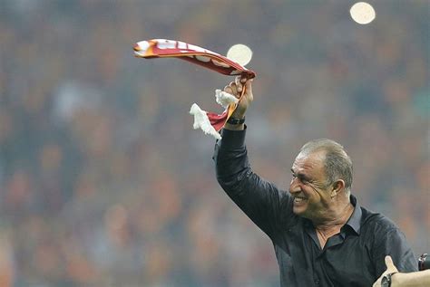 Ben artık galatasaraylı değilim!. başlıklı yazısında artık galatasaraylı olmadığını şöyle öne sürmüştü Hıncal Uluç'tan Fatih Terim ve Galatasaray için çok sert ...