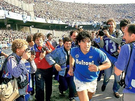 Life And Career Of Diego Maradona The Golden Boy Of The World Football