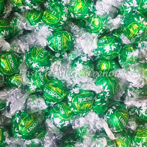 Lindt Lindor Milk Mint Chocolate Balls 1kg Minimum 80 Pieces Easter