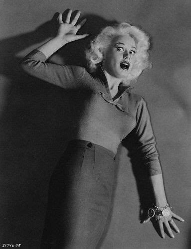 Mamie Van Doren Was Made For The Mgm Crime Thriller The Beat Generation