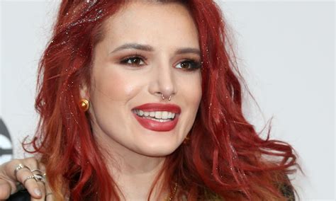 Bella Thorne Colored Her Hair Dark Blue And Its Amazing