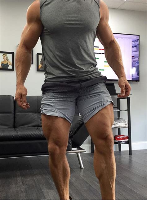 Pin By Elliot On Men Muscular Legs Muscle Men Beefy Men