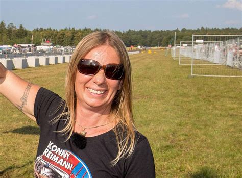 Discover manuela reimann's biography, age, height, physical stats, dating/affairs, family and career updates. Manuela Reimann zeigt, wie groß Enkel Charlie geworden ist ...