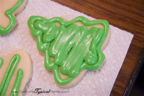 Besides its lovely finish it also colors beautifully. Royal Icing without Egg Whites or Meringue Powder - Tips from a Typical Mom | Recipe in 2020 ...