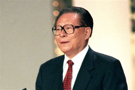 Primary difference between xi & jiang is that the former is a princeling, and the later emanates from the communist youth movement. 回归祖国 共享荣耀_中国国情_中国网