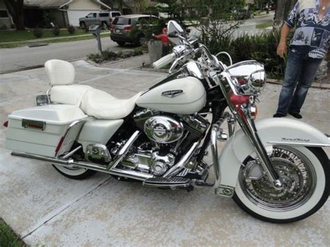 2002 Harley Davidson Road King Classic 7920 Miles Pearl White Loaded