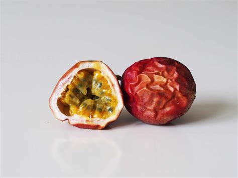 Passion Fruit for Babies - First Foods for Baby - Solid Starts