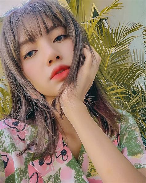 Lisa manoban blackpink height weight age boyfriend bio. Lalisa Manoban Net Worth, Height, Weight, Relationship ...
