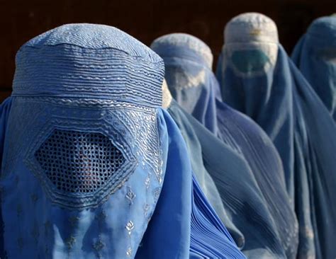 Pasar A Mejor Vida ¿qué Son Y Por Qué Se Prohíben El Burka Y El Niqab En Cataluña