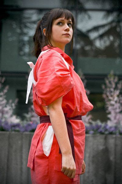 Chihiro From Spirited Away Cosplay And Dress Like This Every Night Spirited Away Cosplay