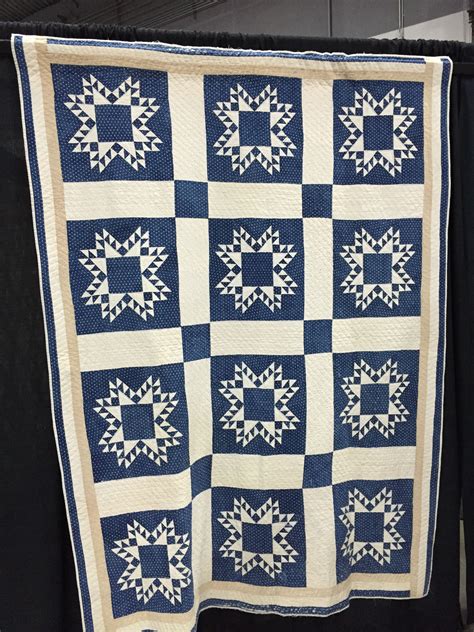 Love The Pattern Of This 1800s Blue And White Quilt Blue Quilts