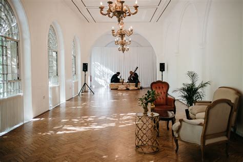 The city is bursting with venues to suit every taste and budget, whether you're after classic splendour or simple chic. 4 Stylish & Unique London Wedding Venues to Lust After