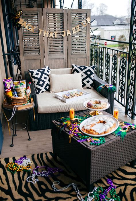 6 Things You Need To Throw The Perfect Mardi Gras Party · Haute Off The Rack