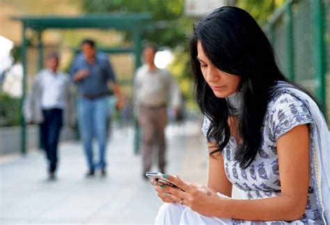 Indian Women More Addicted To Smartphones Than Men Report India News