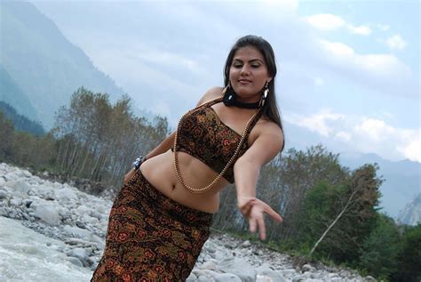 Tamil Actress Soundarya Hot Stills In Yarathu Movie Beautiful Indian