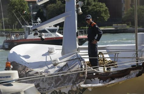 Out Of Control Cruise Ship Crashes Into Boat In Venice 4 Tourists