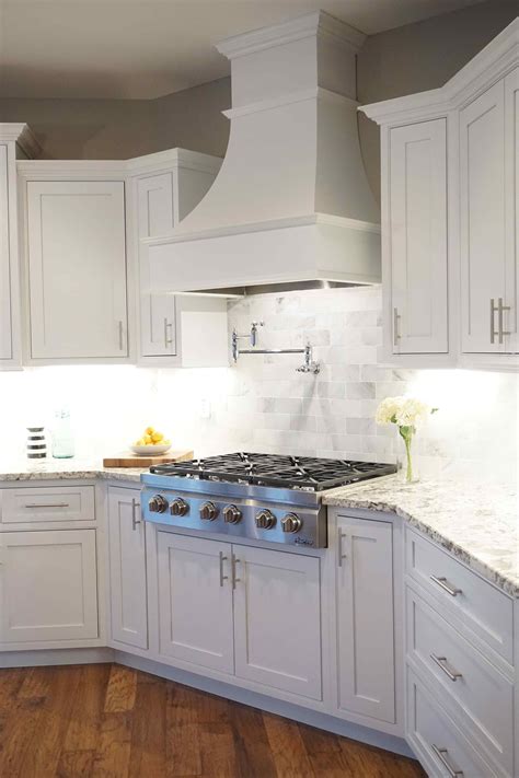 +23 Ideas to Unique Range Hood Ideas Modern White Cabinets - canberkarac.com