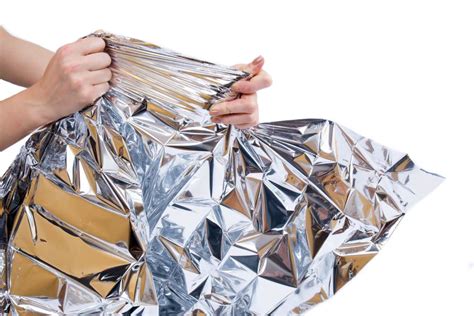 Free And Fast Shipping 5 Pack Emergency Foil Blanket Survival Insulating