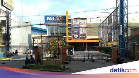 Poin pembahasan terbaru 23+ pintu geser mitra 10 adalah : 3 Karyawan Positif Corona, Supermarket Bahan Bangunan ...