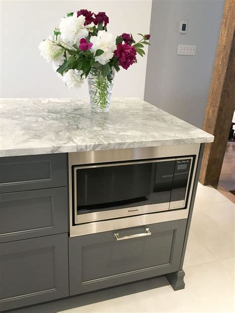 This free kitchen island plan from mama sarahs builds a functional island that's exactly in proportion with its small kitchen. Built-in microwave in island. More#builtin #island # ...