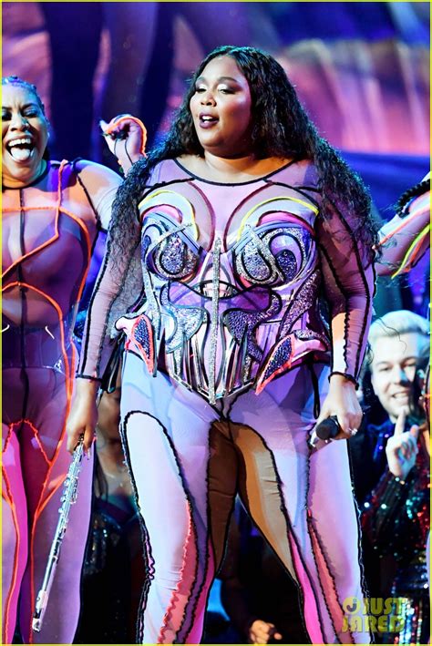 Lizzo Opens Grammys 2020 With Performance Of Cuz I Love You Truth