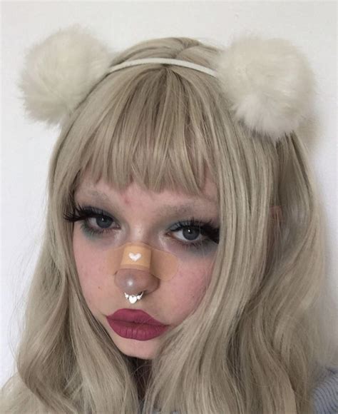 𝖿𝗂𝗇𝖽 𝗆𝖾 𝗁𝗎𝗇𝗇𝗂𝖾𝖻𝗎𝗆 ♥︎ alternative makeup doll aesthetic makeup inspiration