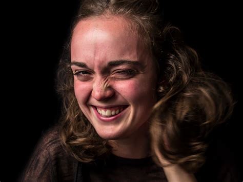 20 Photos That Show What Women Really Look Like When They Laugh Women