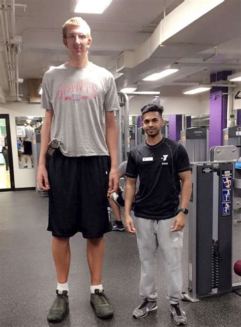 My Friend Met Somebody Who Is 7 Foot 8 Inches Tall INCREDIBLE The