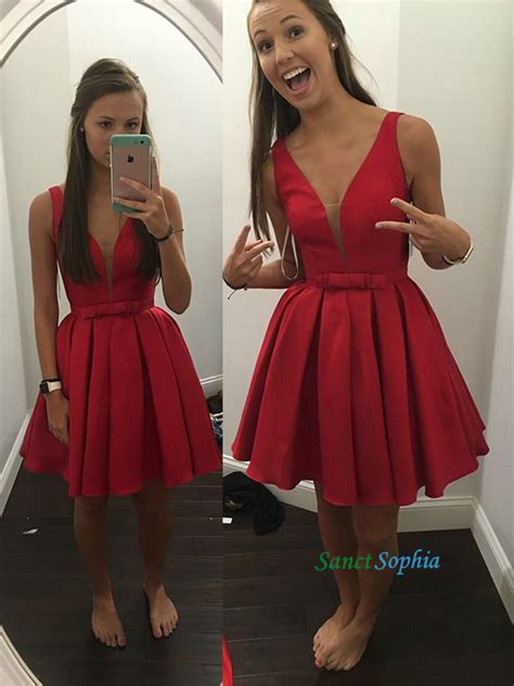 Knee Length Sexy Deep V Neckline Homecoming Dressshort Red Prom Dress