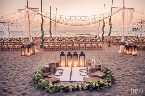 The historical buildings, like the iconic hotel del coronado set the stage for your coastal ceremony. beach-wedding-venues-05 - Bride and Breakfast