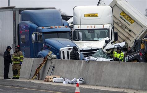 Report 2 Of 6 Killed In Massive Texas Crash Had Exited Cars Kveo Tv