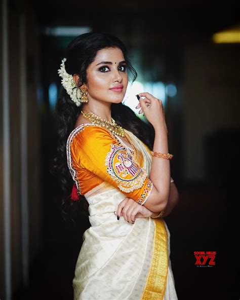 Actress Anupama Parameswaran Stunning New Still In A Traditional Saree Social News Xyz