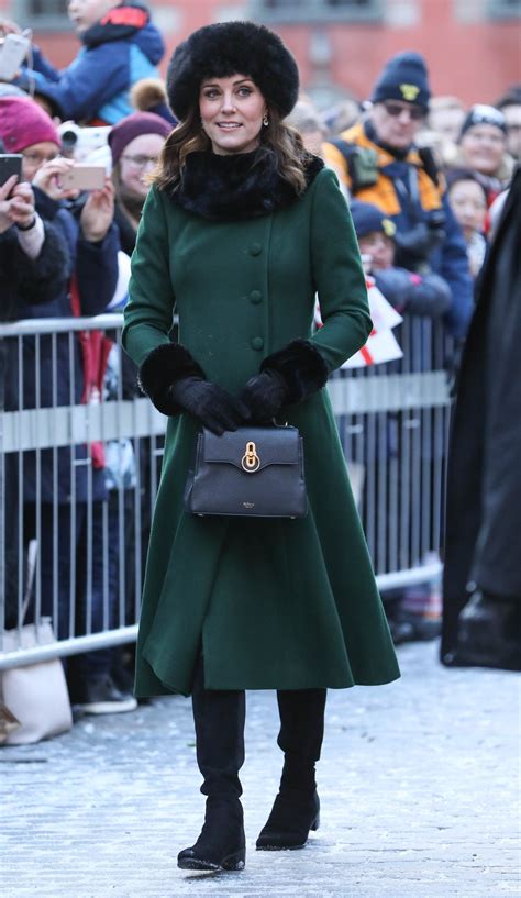Kate Middletons Coats Troy London Hunter Green Coat She Paired With