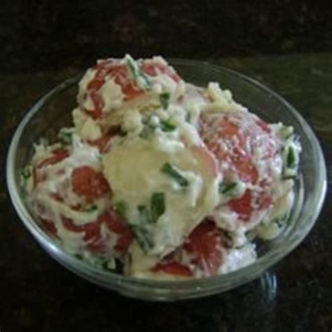 Red Potato Salad With Sour Cream And Chives Yum Taste