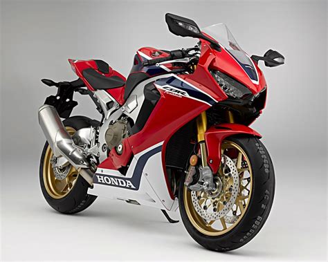 Explore more about its features, exhilarating power, performance and speed. Die neue Honda CBR1000RR Fireblade SP - 2ri.de