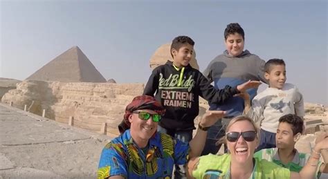 Australian Couples ‘walk Like An Egyptian Video Shows The Best Of