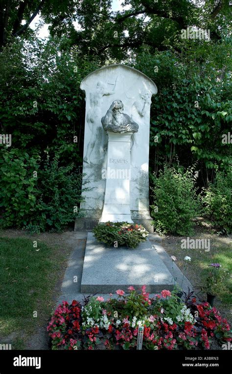 Brahms Grave Hi Res Stock Photography And Images Alamy
