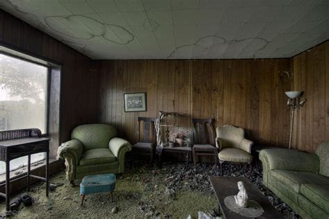 Living Room Inside An Abandoned 1960s Time Capsule House 5194 X 3456 Oc Rabandonedporn
