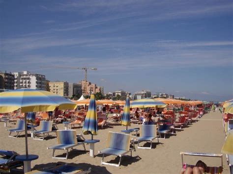 Kostenlose lieferung für viele artikel! Bild "Der Strand von Rimini" zu Strand Rimini in Rimini