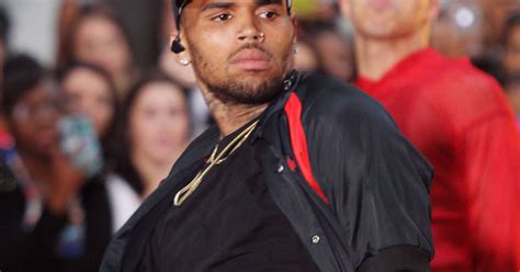 Chris Brown De Retour En Prison Un Mois Minimum Derrière Les Barreaux