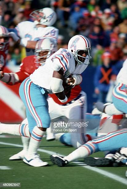 Earl Campbell Nfl Photos And Premium High Res Pictures Getty Images