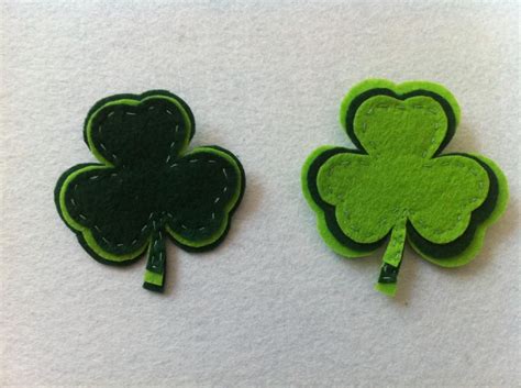 DIY Tutorial: St. Patrick's Crafts / DIY 3 Leaf Clover St Patrick's Day Brooch | St patrick's 