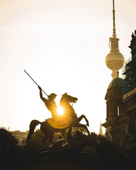 Berlin × Germany Auf Instagram „shine Your Light 🌞 Loving This Photo