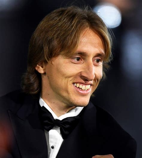 Born 9 september 1985) is a croatian professional footballer who plays as a midfielder for spanish club real madrid and captains the. Luka Modric Height, Weight, Age, Wife, Children, Family ...