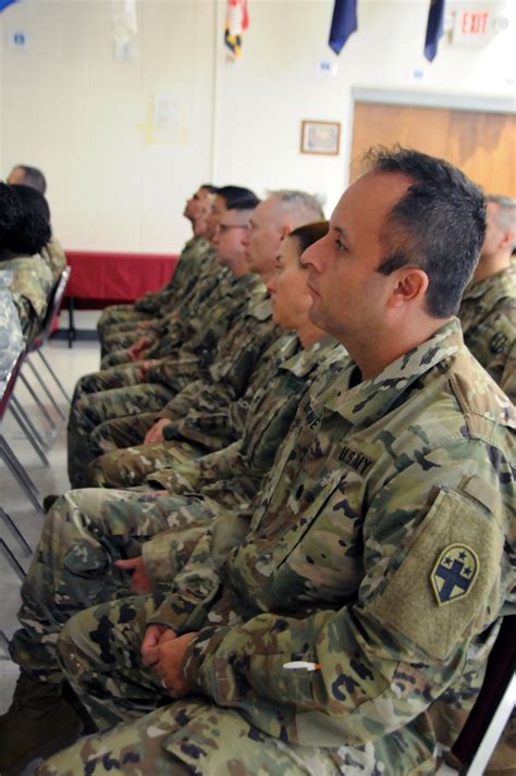 Army Reserve Medical Soldiers Receive Recognition For Service Article