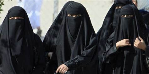 France To Ban Female Students From Wearing Abayas In Schools The Citizen