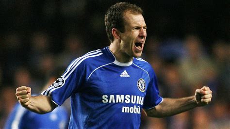 Find the perfect arjen robben chelsea stock photos and editorial news pictures from getty images. Arjen Robben Ternyata Nyaris Gabung ke Manchester United ...